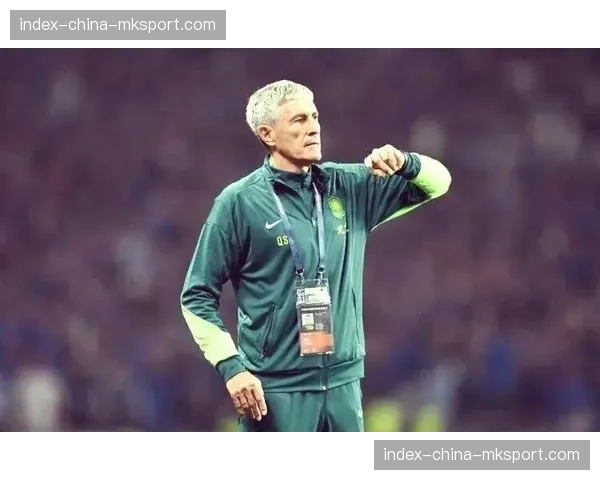 比利亚雷亚尔主帅塞蒂恩接受专访,谈其哲学中“压迫”与“控球”的平衡点 比利亚雷亚尔主帅塞蒂恩接受专访,谈其哲学中“压迫”与“控球”的平衡点